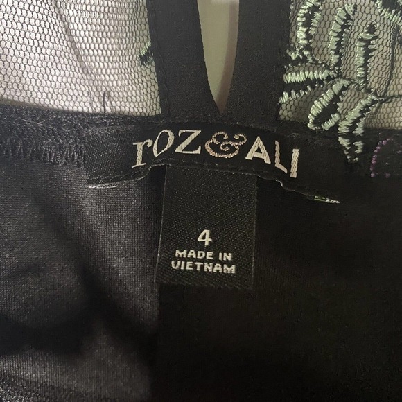 Roz & Ali Black Floral Shift Dress Sz 4 Sheer Embroider Women Elegant Bell 3/4 - Picture 7 of 10